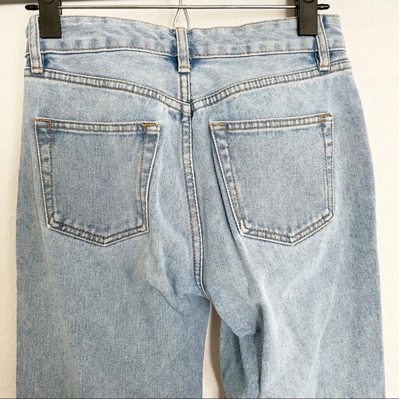 Brandy Melville | John Galt light wash straight leg jeans - Picture 4 of 6